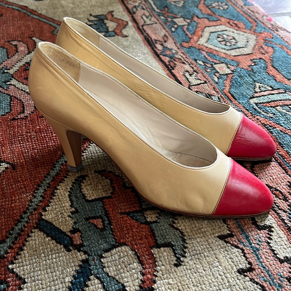 Vintage Chanel spectator size 9